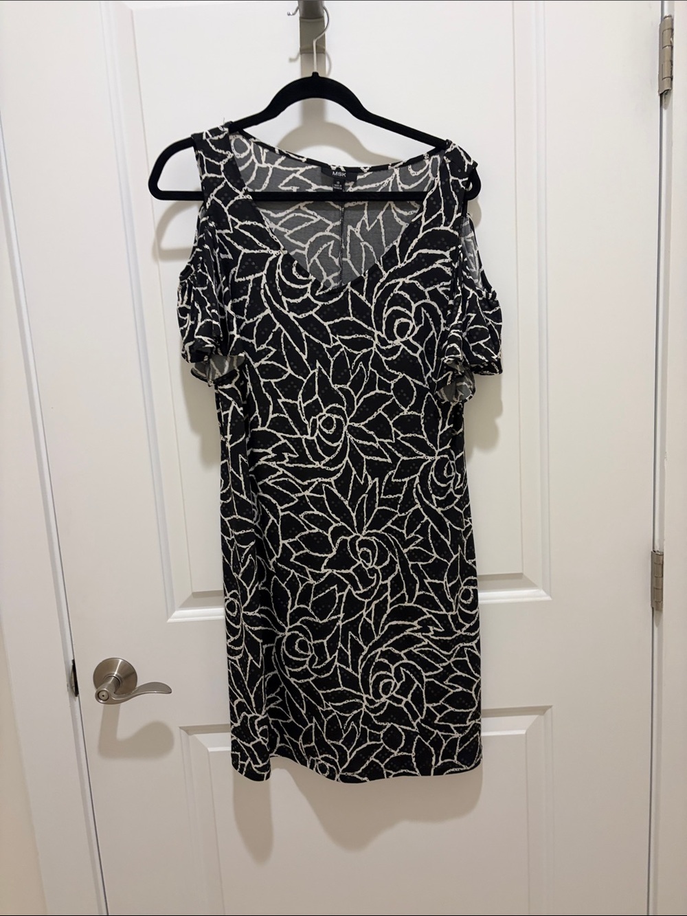MSK Black & White Cold-Shoulder Floral Midi Dress